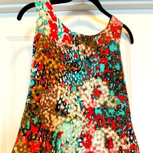 Olive & Oak fly away button back blouse. XS